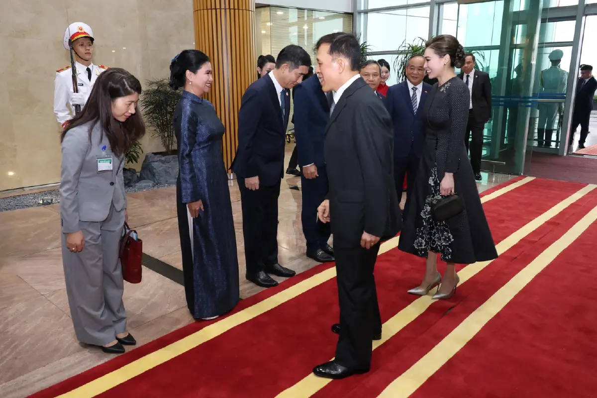ในหลวง-พระราชินี เสด็จฯ เยือนสาธารณรัฐสังคมนิยมเวียดนาม อย่างเป็นทางการ