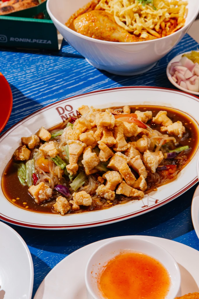 'ออกรส ฟู้ดยาร์ด' รวมกว่า 60 ร้านดัง ราคาน่าคบ ปักหมุดชั้น 4 เกษรอัมรินทร์