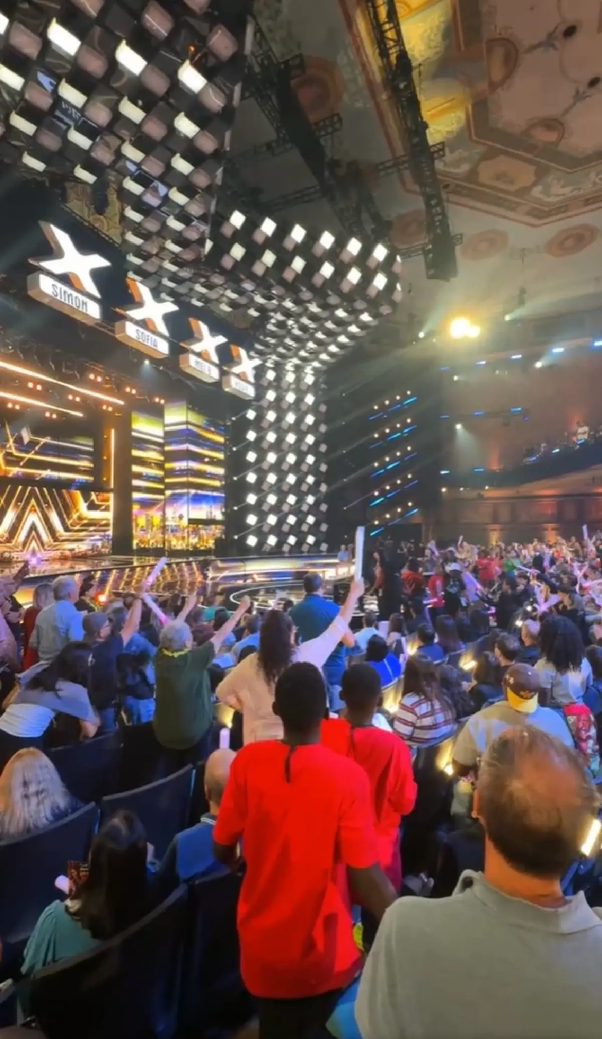 เดือดสะเทือน LA! ส่อง 9 คู่แข่งมหาโหด 'เนเน่ รอยัล' AGT 2026 รอบชิง