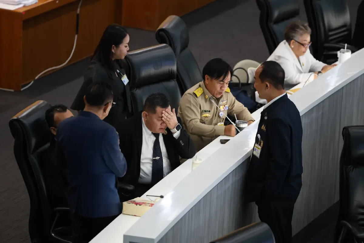บทจบโกงสว. ตัดตอน‘ยุบพรรค’   ศึกนิติสงคราม'ดาบสองคม'