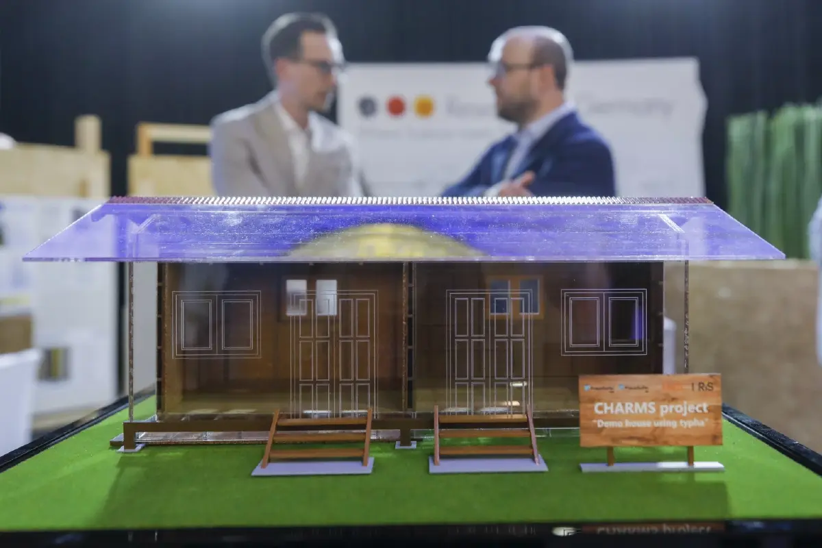 Typha pilot house นวัตกรรมสีเขียวสู้โลกร้อนด้วย ฉนวนต้นธูปฤาษี