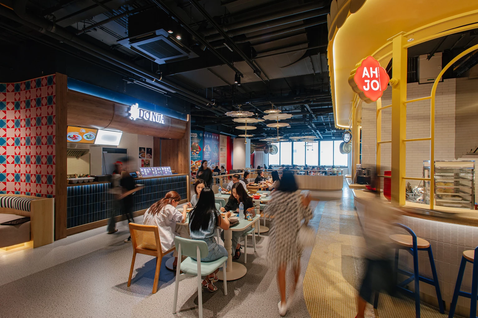 'ออกรส ฟู้ดยาร์ด' รวมกว่า 60 ร้านดัง ราคาน่าคบ ปักหมุดชั้น 4 เกษรอัมรินทร์