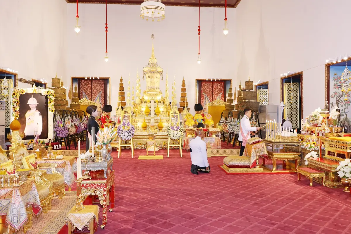 ในหลวง-พระราชินี ทรงบำเพ็ญพระราชกุศลสตมวาร 100 วัน 'เจ้าฟ้าพัชรกิติยาภาฯ'