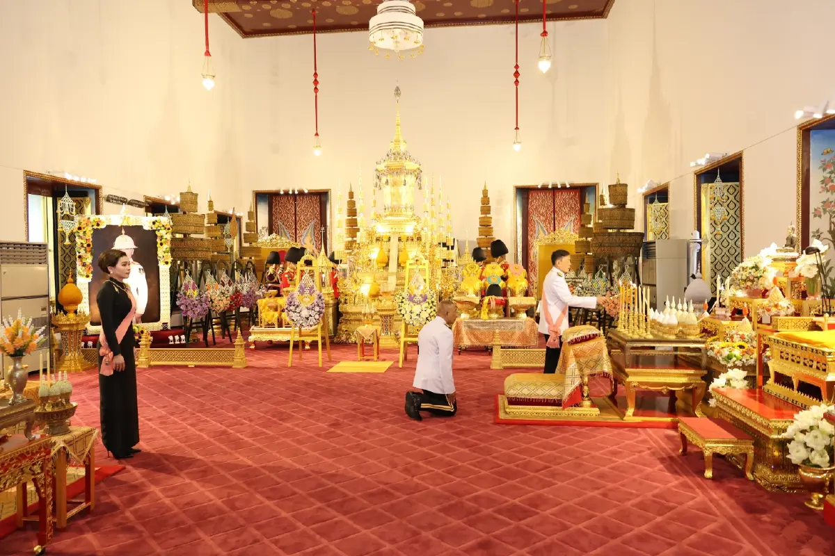 ในหลวง-พระราชินี ทรงบำเพ็ญพระราชกุศลสตมวาร 100 วัน 'เจ้าฟ้าพัชรกิติยาภาฯ'