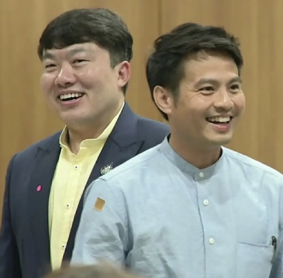 'หมอเอก' คู่แค้นส้ม ก๊กลูกเทพ 'โทรโข่ง' สถานการณ์สู้รบ