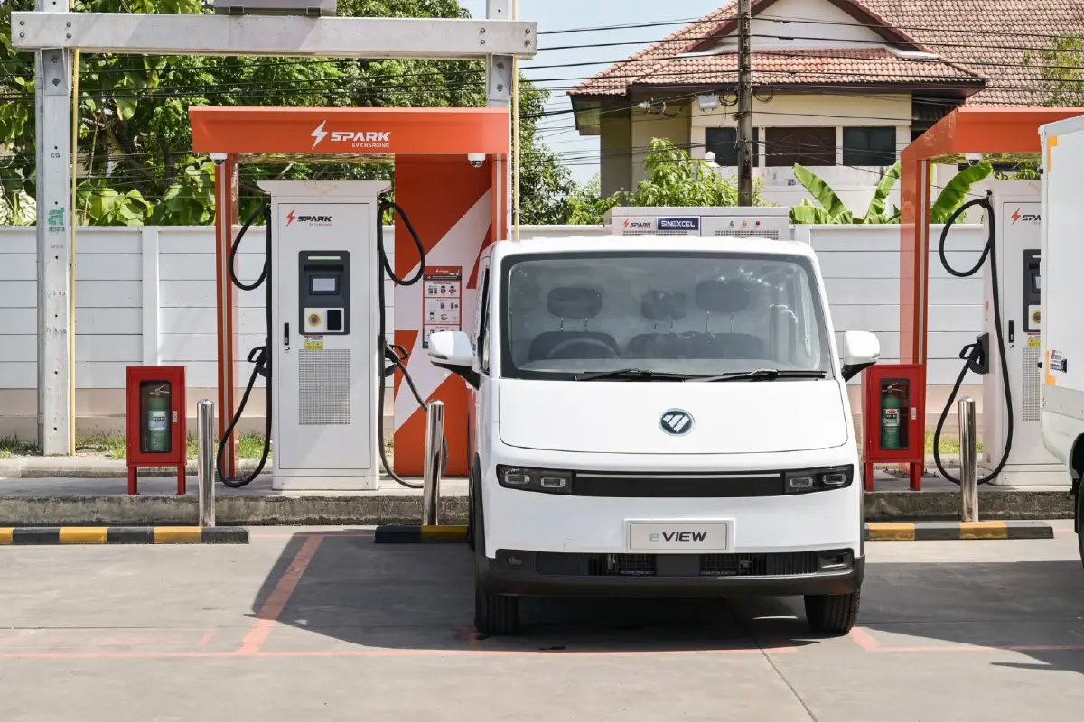 CP Foton ร่วมมือ SPARK EV ขยายจุดชาร์จเฉพาะรถเพื่อการพาณิชย์
