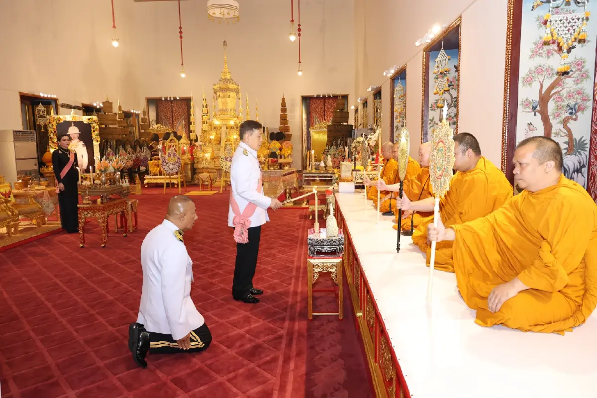 ในหลวง-พระราชินี ทรงบำเพ็ญพระราชกุศลสตมวาร 100 วัน 'เจ้าฟ้าพัชรกิติยาภาฯ'