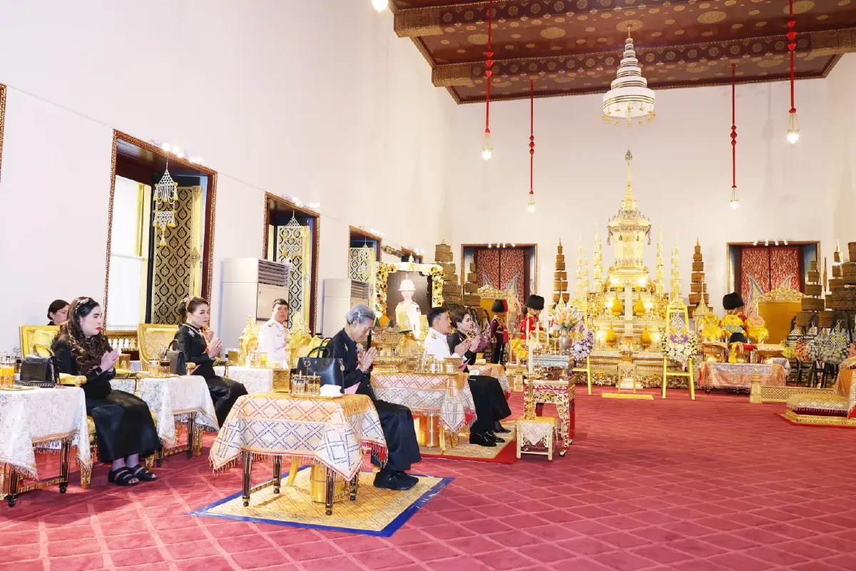 ในหลวง-พระราชินี ทรงบำเพ็ญพระราชกุศลสตมวาร 100 วัน 'เจ้าฟ้าพัชรกิติยาภาฯ'