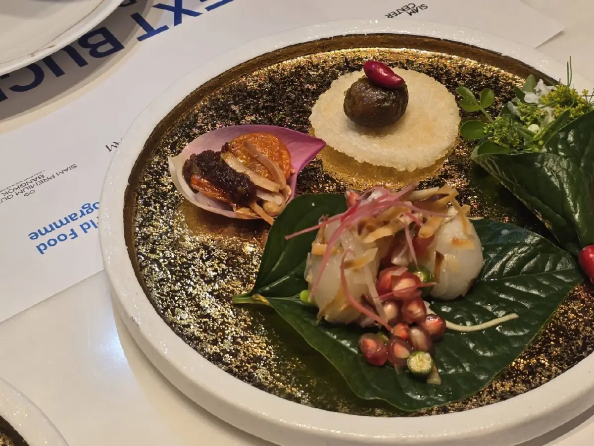 'วลาสุระ ณ ลำปาง' ถอดสูททนายมาควงตะหลิว ที่ร้านอาหารไทย 'สรรพรส'
