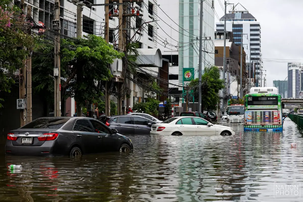 เตือนฉบับที่ 16 อุตุฯ ย้ำ ฝนถล่มหนัก กทม.-ปริมณฑล ยังไม่พ้นวิกฤต
