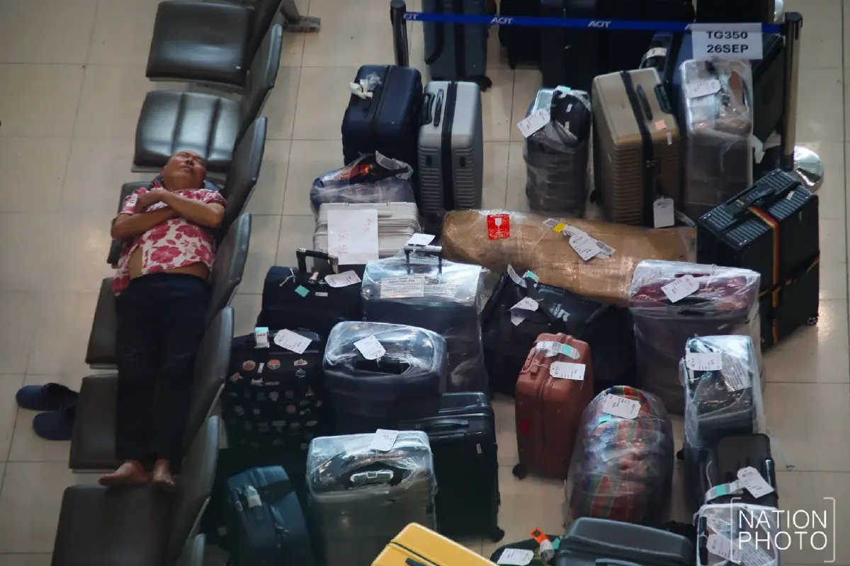 ภาพชุด กระเป๋าสัมภาระตกค้างที่สุวรรณภูมิ การบินไทยล่าช้า