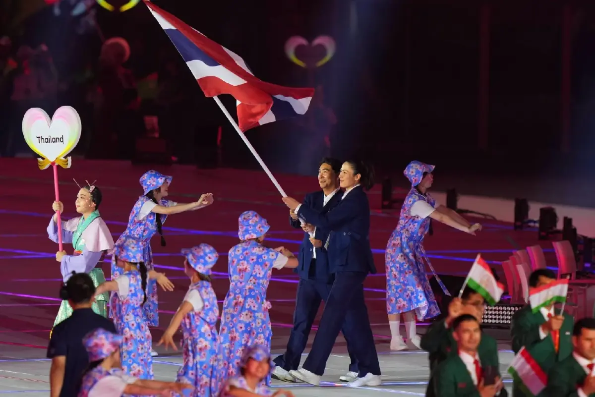 เปิดฉากแล้ว! พิธีเปิดเอเชียนเกมส์ 2026 'ทัดดาว-เฉลิมฉาน' ถือธงชาติไทยนำขบวน