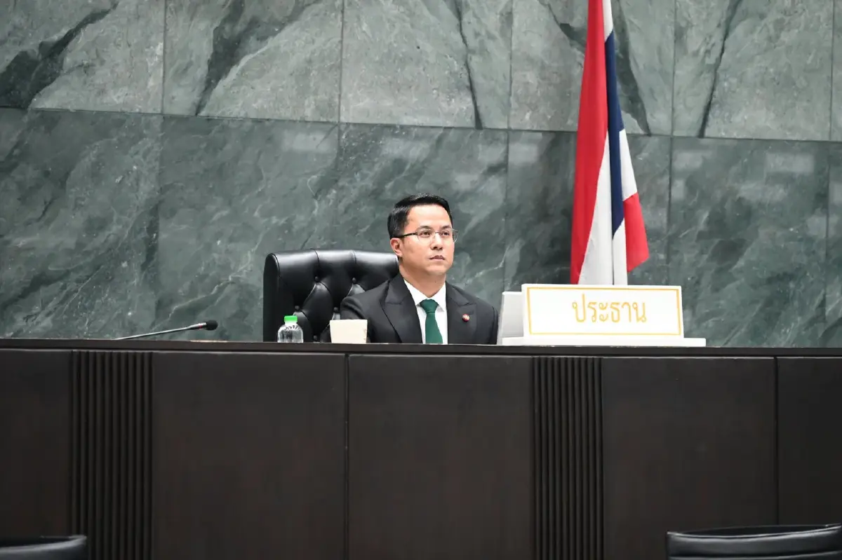 สภา กทม. ตั้งคณะกรรมการวิสามัญ พิจารณากันเงินข้ามปี 3,293 ล้านบาท