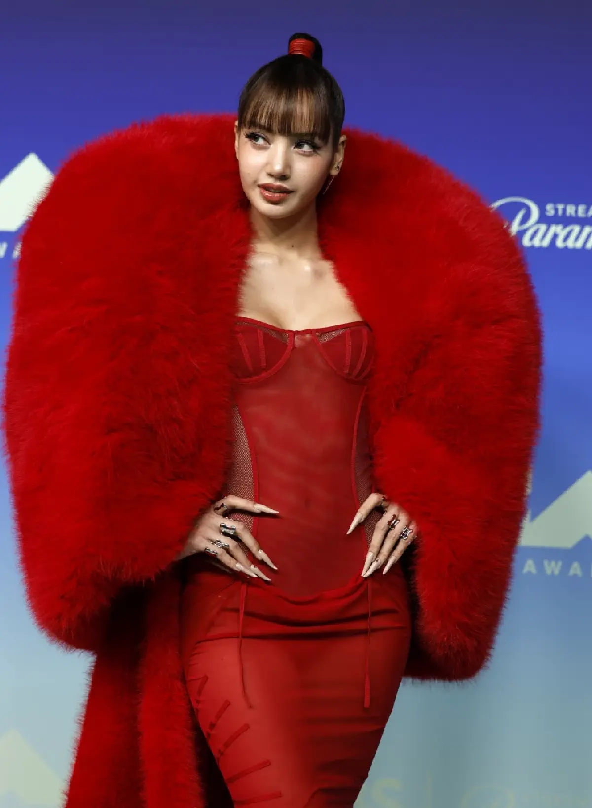 'LISA' พา 'SaWaDiKa' ขึ้นโชว์เวที MTV VMAs 2026 พร้อมคว้ารางวัล Best Pop