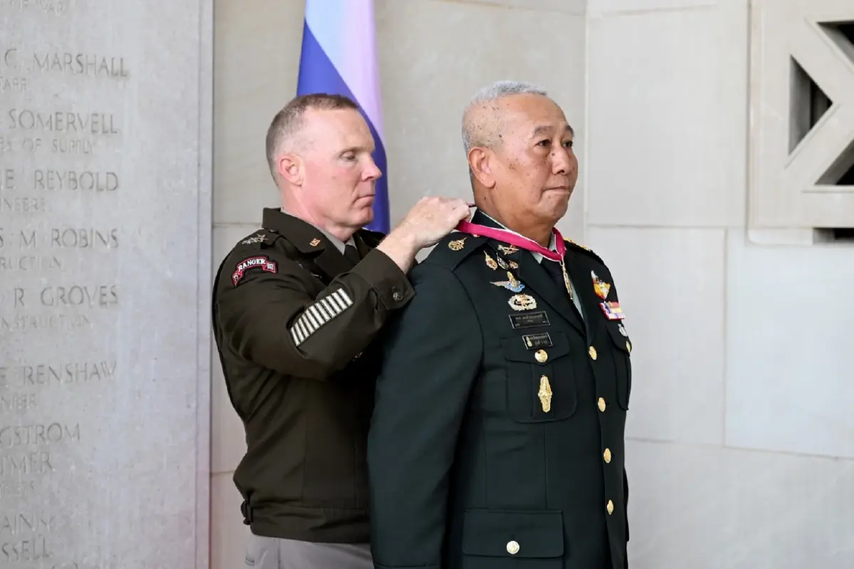 ผบ.ทบ. เยือน สหรัฐ หารือพัฒนา' ปืนใหญ่ M777 -จรวด HIMARS' เสริมความพร้อมรบ ทบ.ไทย