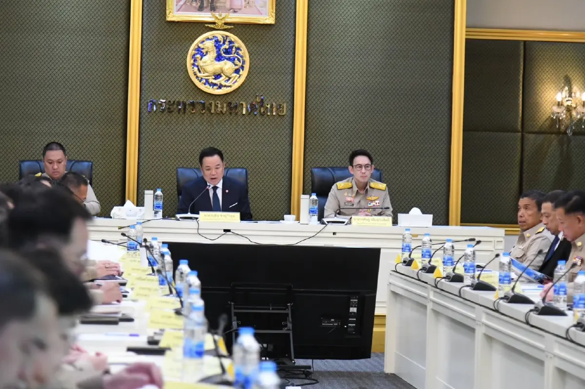 'ชัชชาติ' ถก 'บิ๊ก มท.' หนุนภารกิจสำคัญ ตรวจ Data Center คุมต่างด้าว