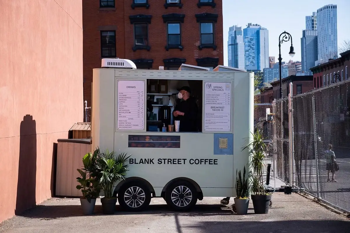 'Blank Street' ร้านกาแฟดัง แต่เบื้องหลังคือ 'เจ้าพ่อมัทฉะฟิวชั่น'