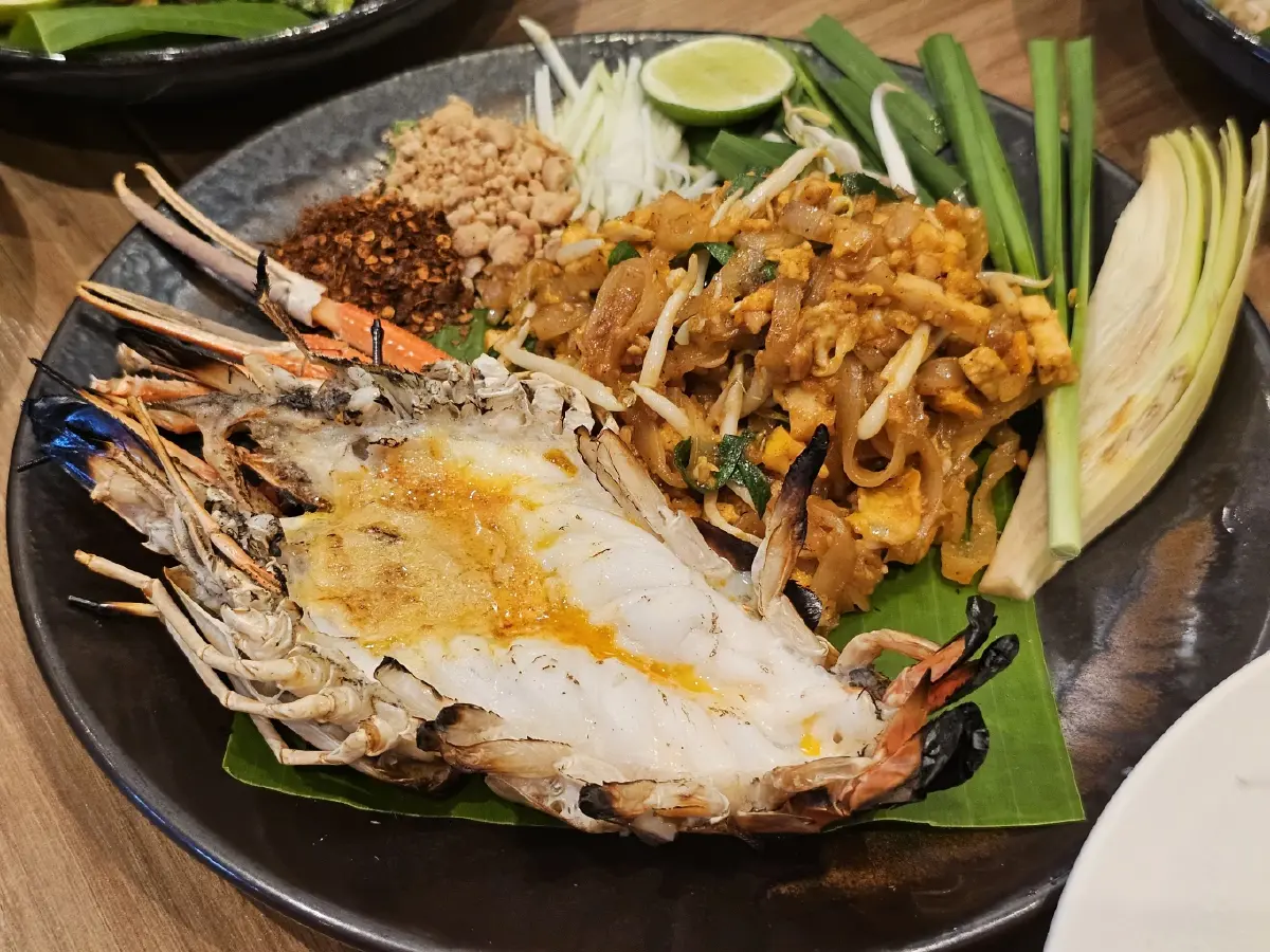 ‘ผัดไทยแม่ทองใบ’ ตำนาน 80 ปี ไม่ได้มีดีแค่ ‘ผัดไทยอร่อย’