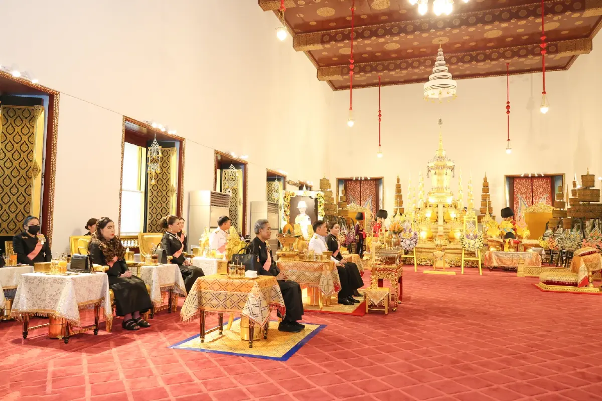 ในหลวง-พระราชินี ทรงบำเพ็ญพระราชกุศลสตมวาร 100 วัน 'เจ้าฟ้าพัชรกิติยาภาฯ'