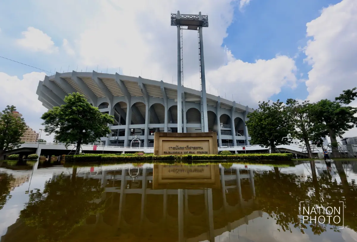 ภาพชุดวันนี้ น้ำท่วมขังรอบสนามราชมังคลาฯ ย่านหัวหมาก