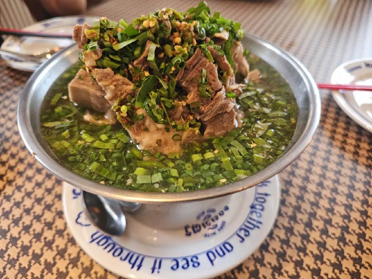 ‘มิตรสตรีท บาย รวยมิตร’ สตรีทฟู้ดพรีเมียม อร่อยในย่านท่าเตียน