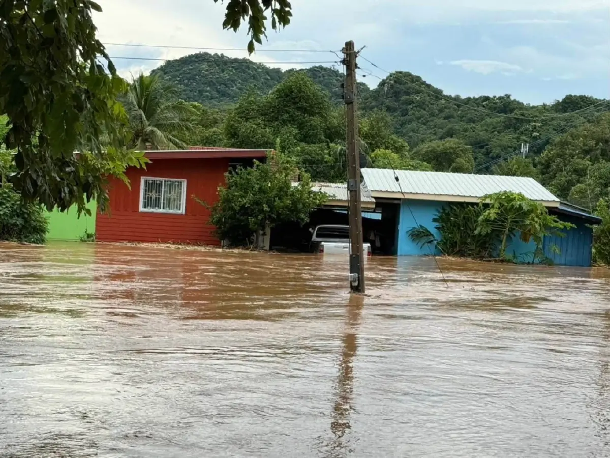 ฝนตกหนักมวกเหล็ก สระบุรี น้ำหลากท่วมบ้าน-ถนน กระทบกว่า 25 ครัวเรือน