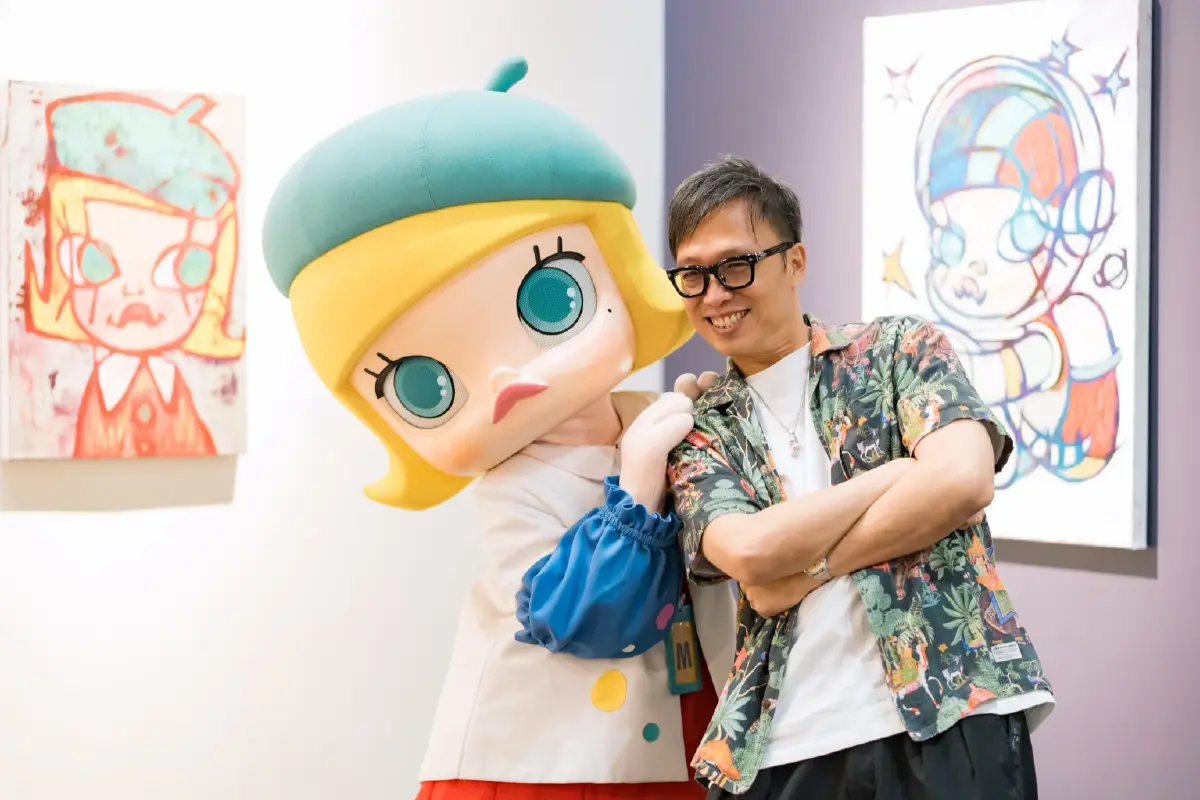 คุยเฟื่องเรื่อง 'MOLLY' กับ 'Kenny Wong' ถอดรหัส 20 ปี จักรวาลศิลปะและอาร์ตทอย