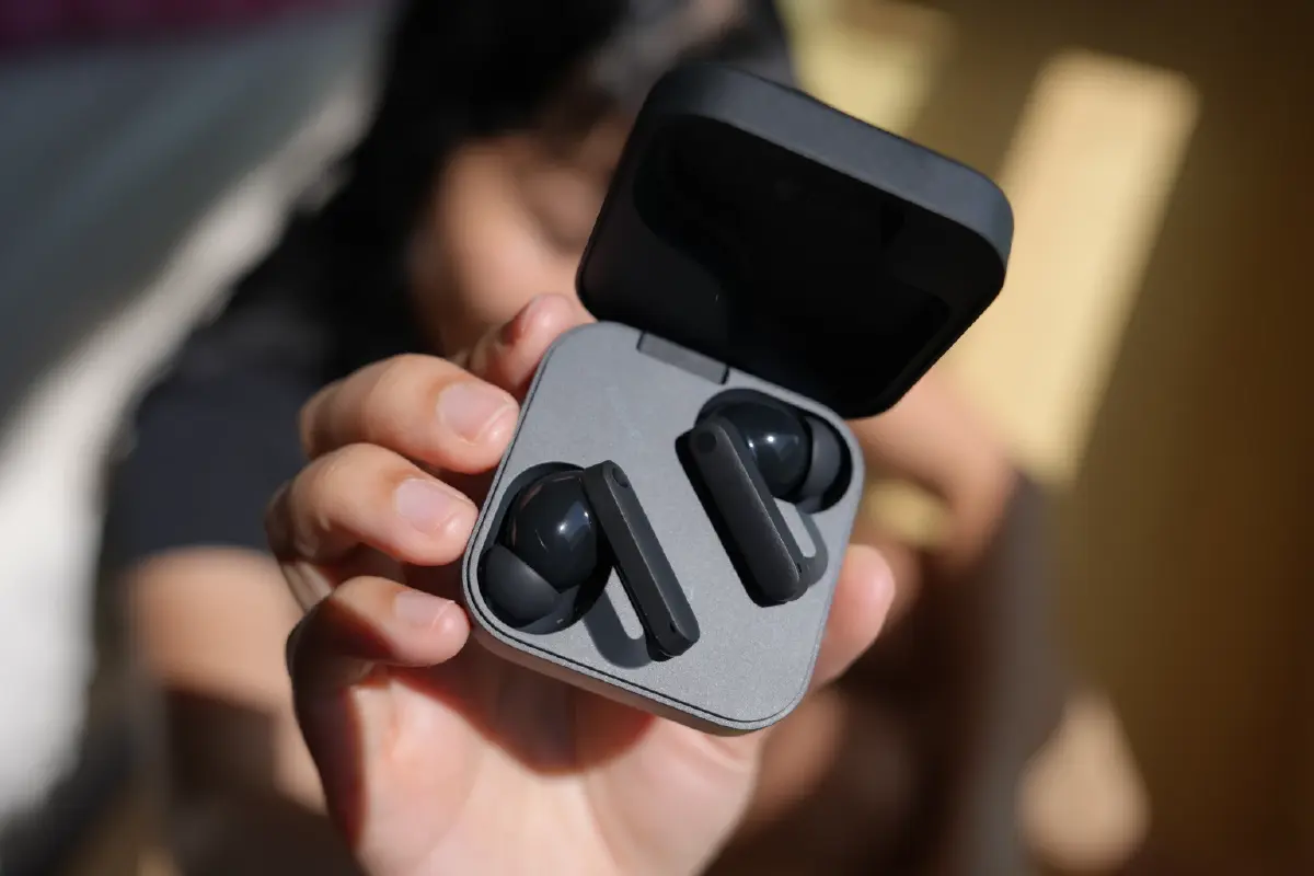 กะทัดรัด เสียงจัดเต็ม! รีวิว 'CMF Buds Neo' หูฟังพลังเบส ราคายิ่งเดอะเบสต์