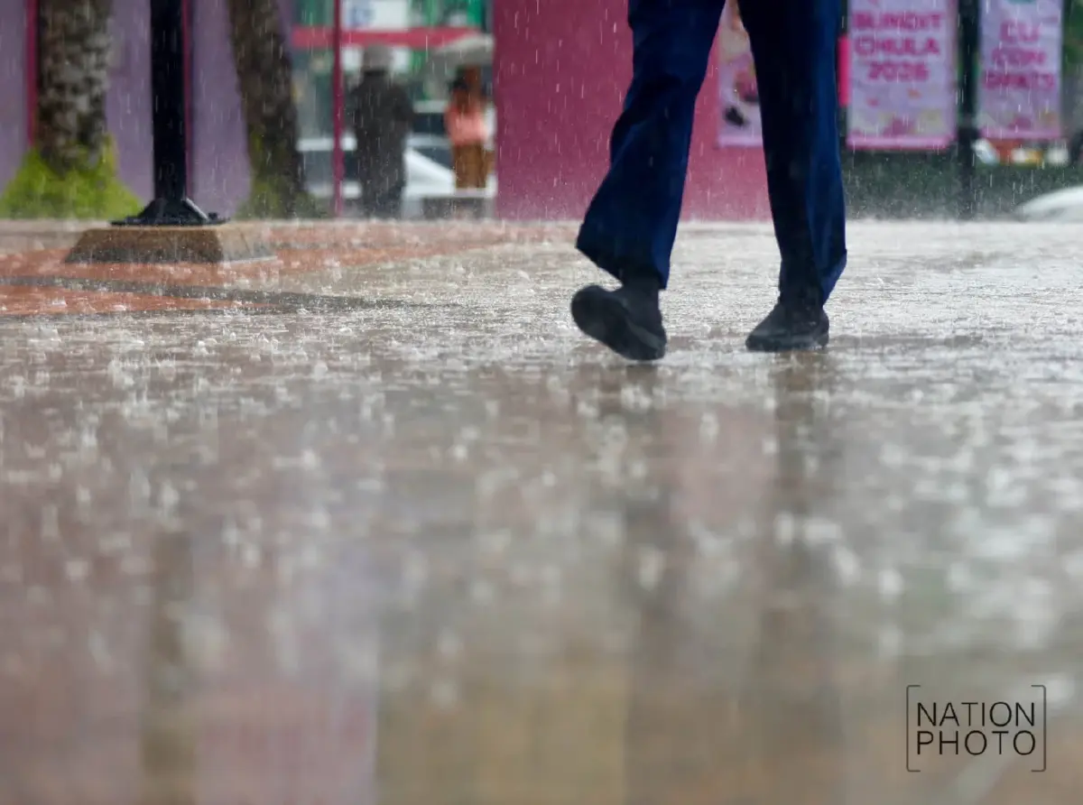ประกาศฉบับที่ 8 ฝนตกหนักมาก 56 จังหวัด หย่อมความกดอากาศต่ำกระแทกซ้ำ