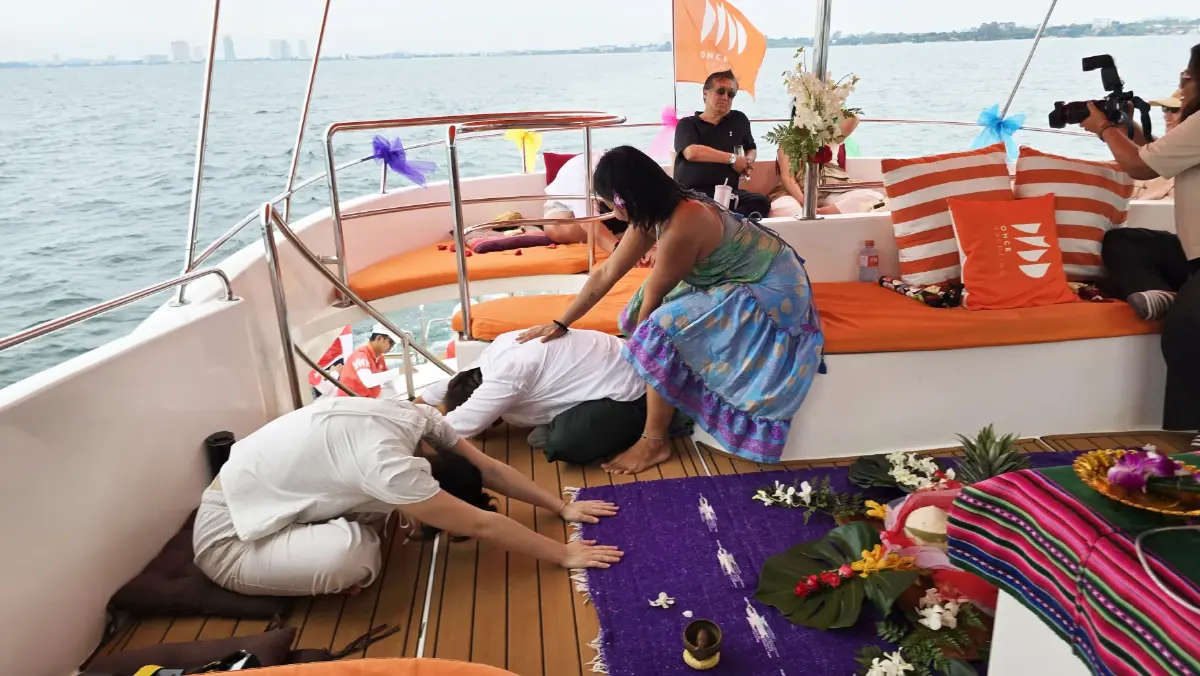 ชวนเที่ยว ‘โยคะ กลางทะเล-ดูเต่าทะล’ ไปกับ Sea · Soul · Sail : Pattaya Wellness Escape