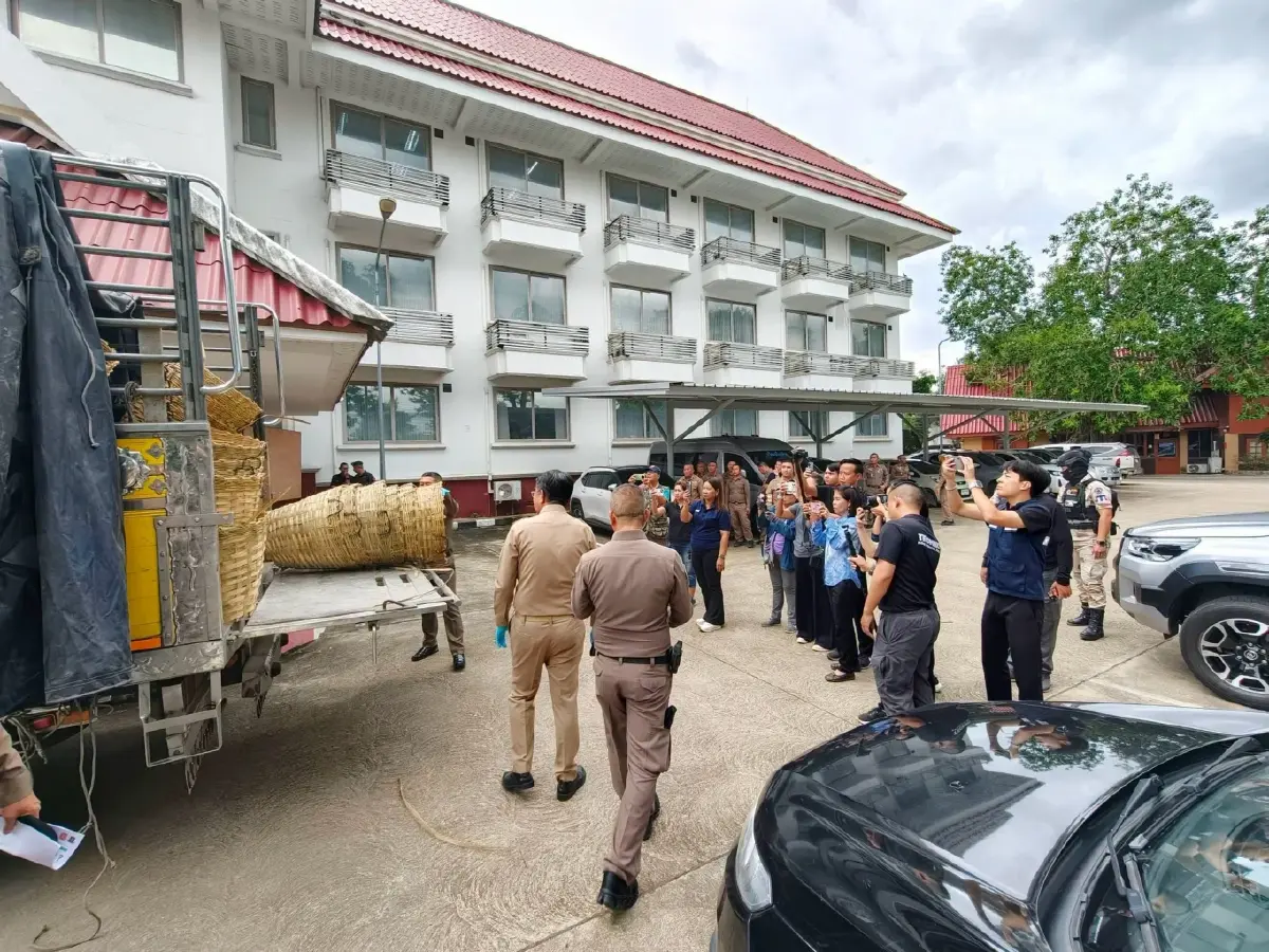 ยึดยาบ้า 10 ล้านเม็ด ซุกรถบรรทุก อำพรางปะปนเข่งจักสานไม้ไผ่