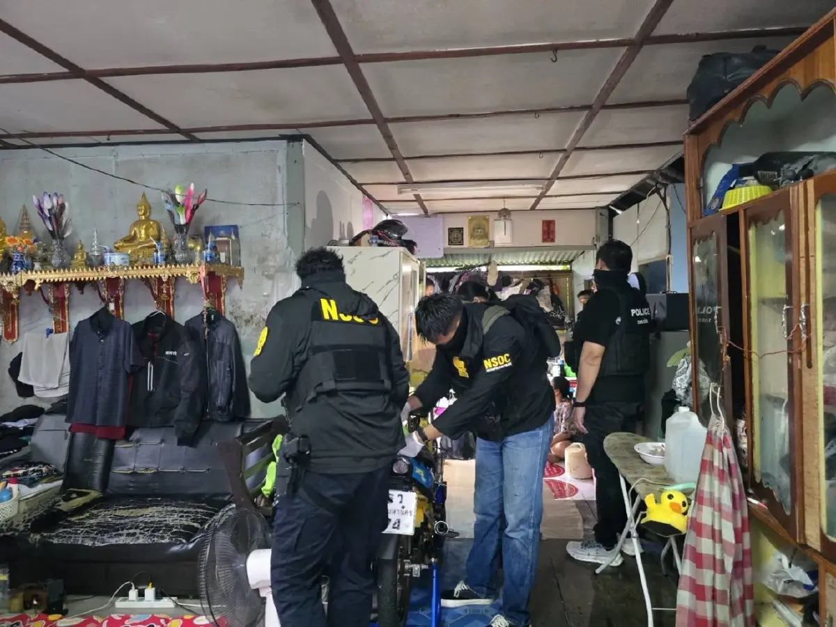ยึดทรัพย์ 253 ล้าน กวาดล้างยาเสพติดกรุงเทพ ปิดล้อมค้นชุมชนทุ่งครุ