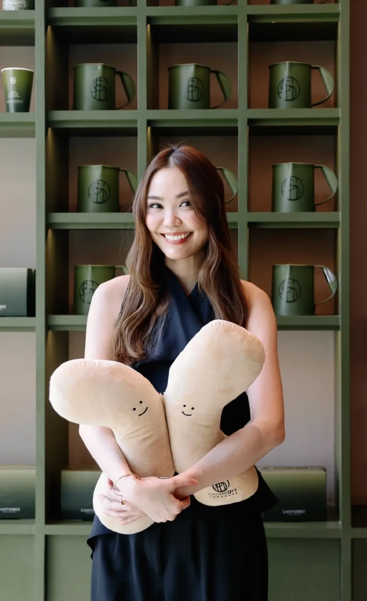 น้องปาท่องโก๋ ‘ชงดี’ หมดเกลี้ยง! เกิน 60,000 ตัว ผู้ก่อตั้งโรงชาชงดีเล่าเบื้องหลัง-ออกแบบเองหมด