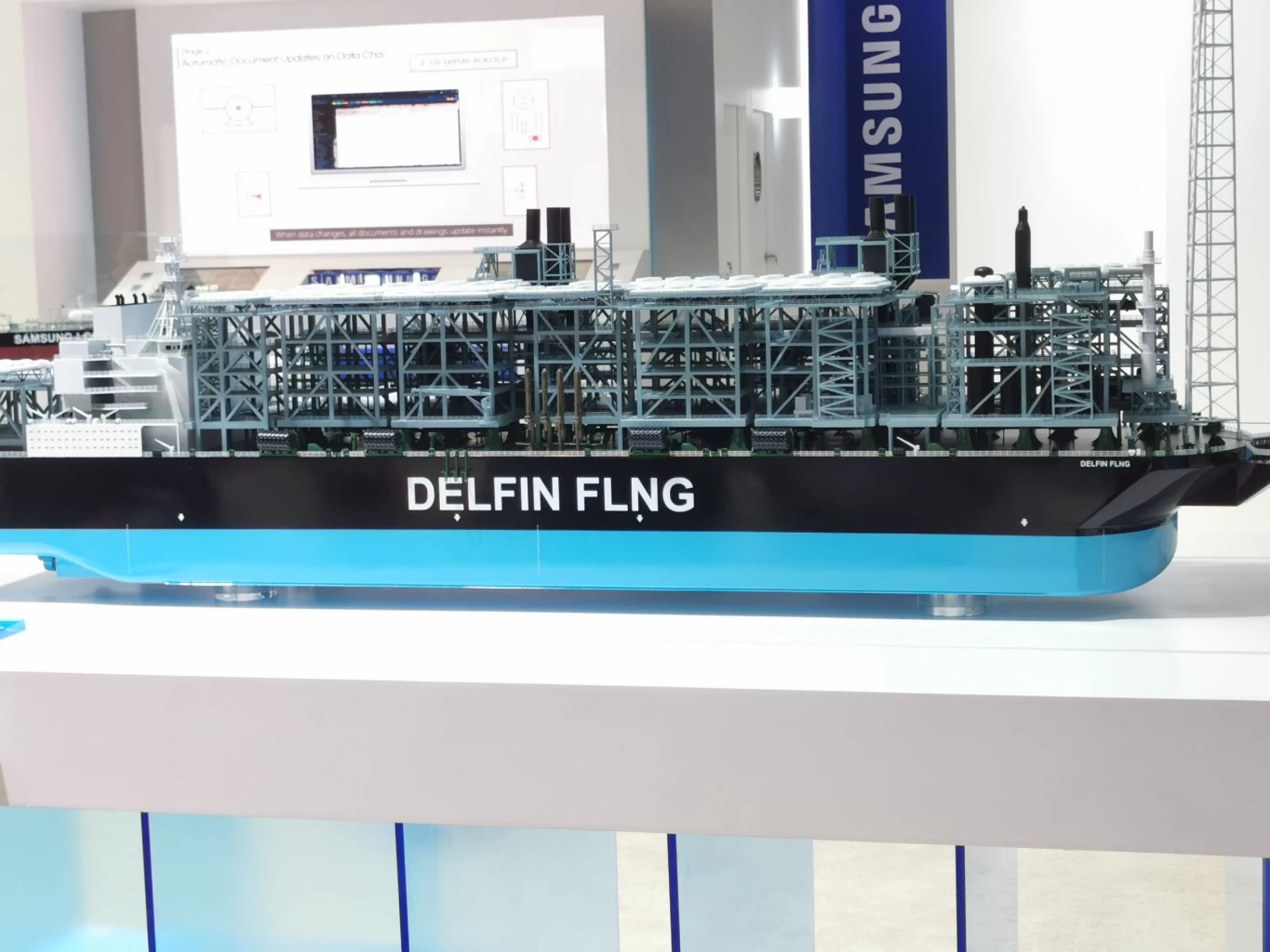 รู้จัก ‘เรือยักษ์ FLNG’ ผลิต LNG ได้เองจากกลางทะเล พร้อมส่งออกขายได้ทันที