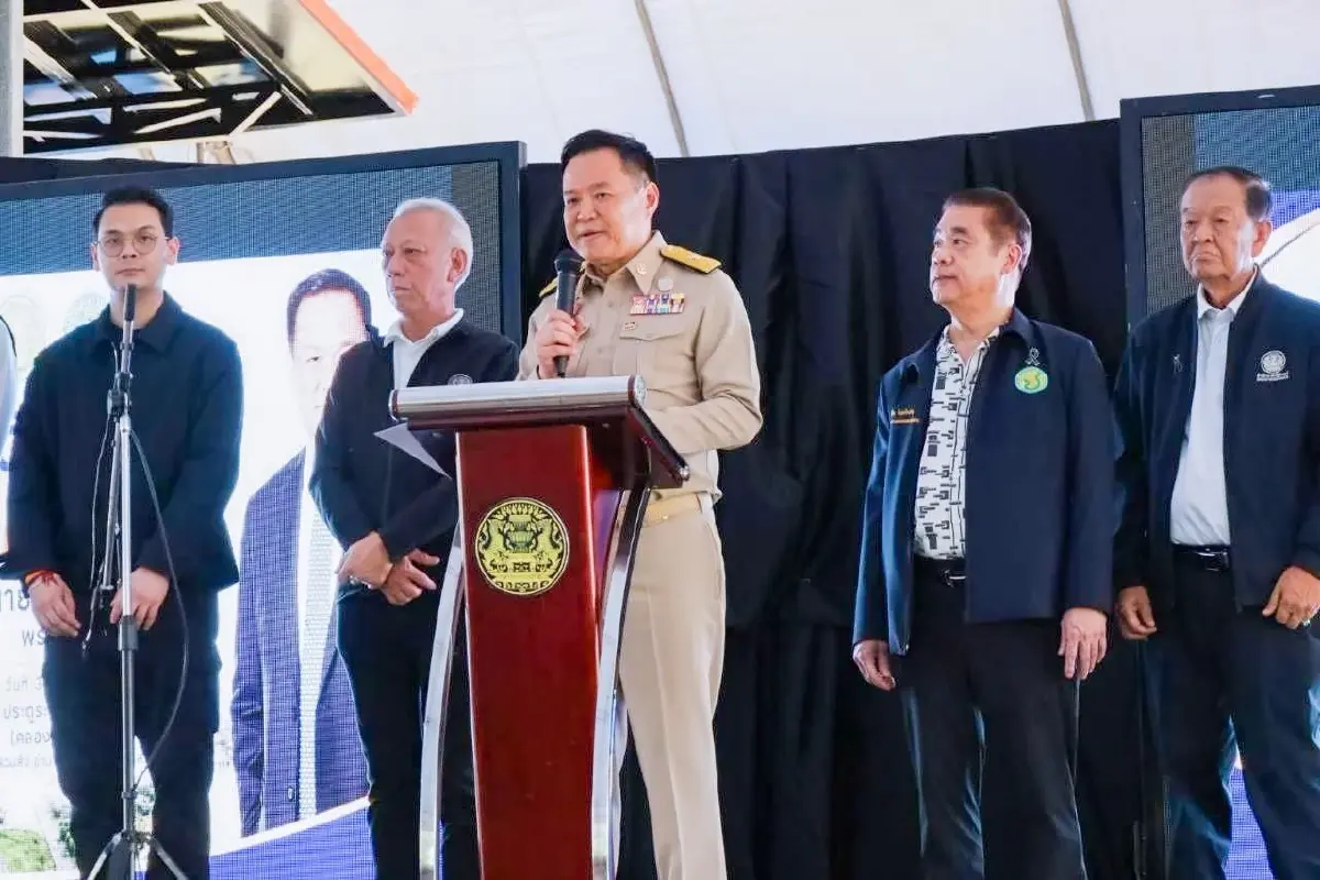 'สุมิตรา' อธิบดี พด. ร่วมคณะนายกฯ 'อนุทิน' ลงพื้นที่สงขลา ติดตามแผนรับมืออุทกภัยหาดใหญ่