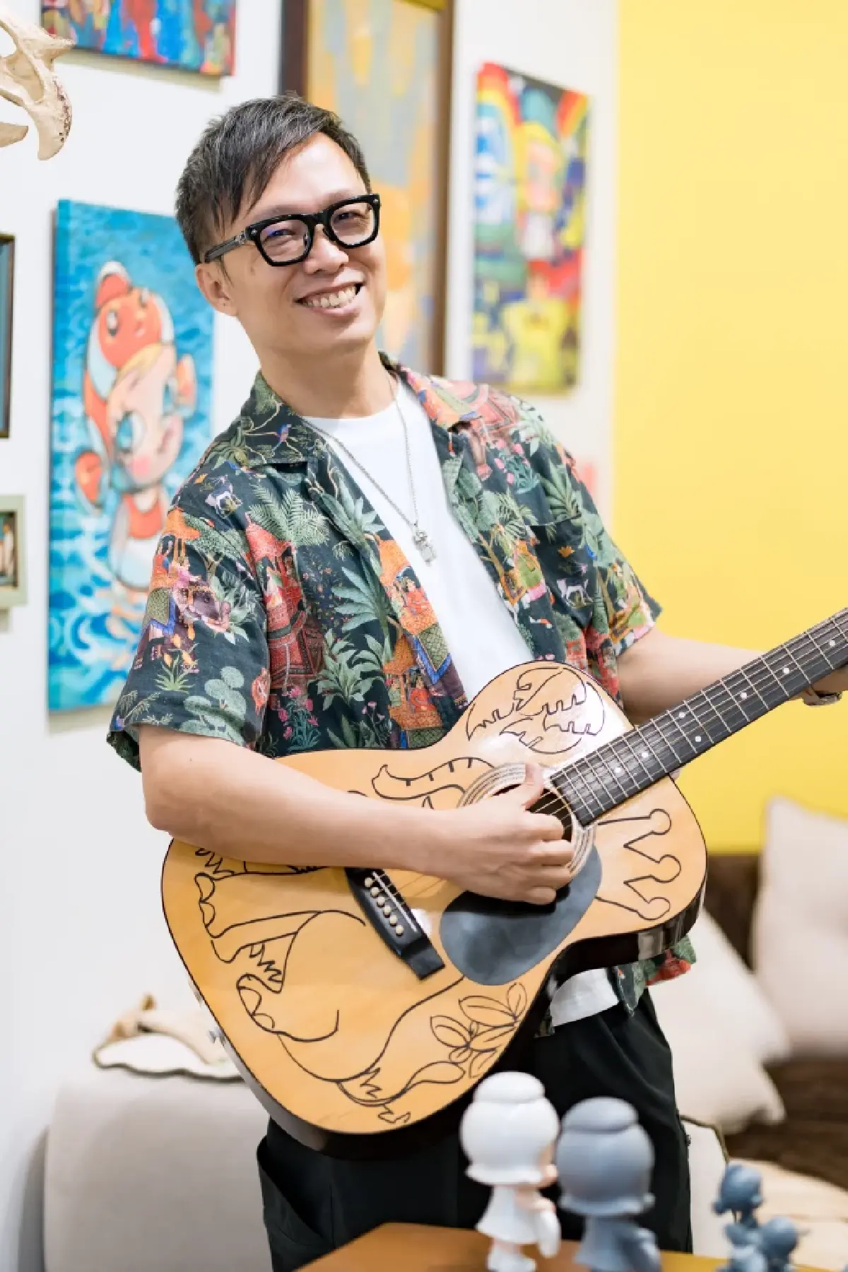คุยเฟื่องเรื่อง 'MOLLY' กับ 'Kenny Wong' ถอดรหัส 20 ปี จักรวาลศิลปะและอาร์ตทอย