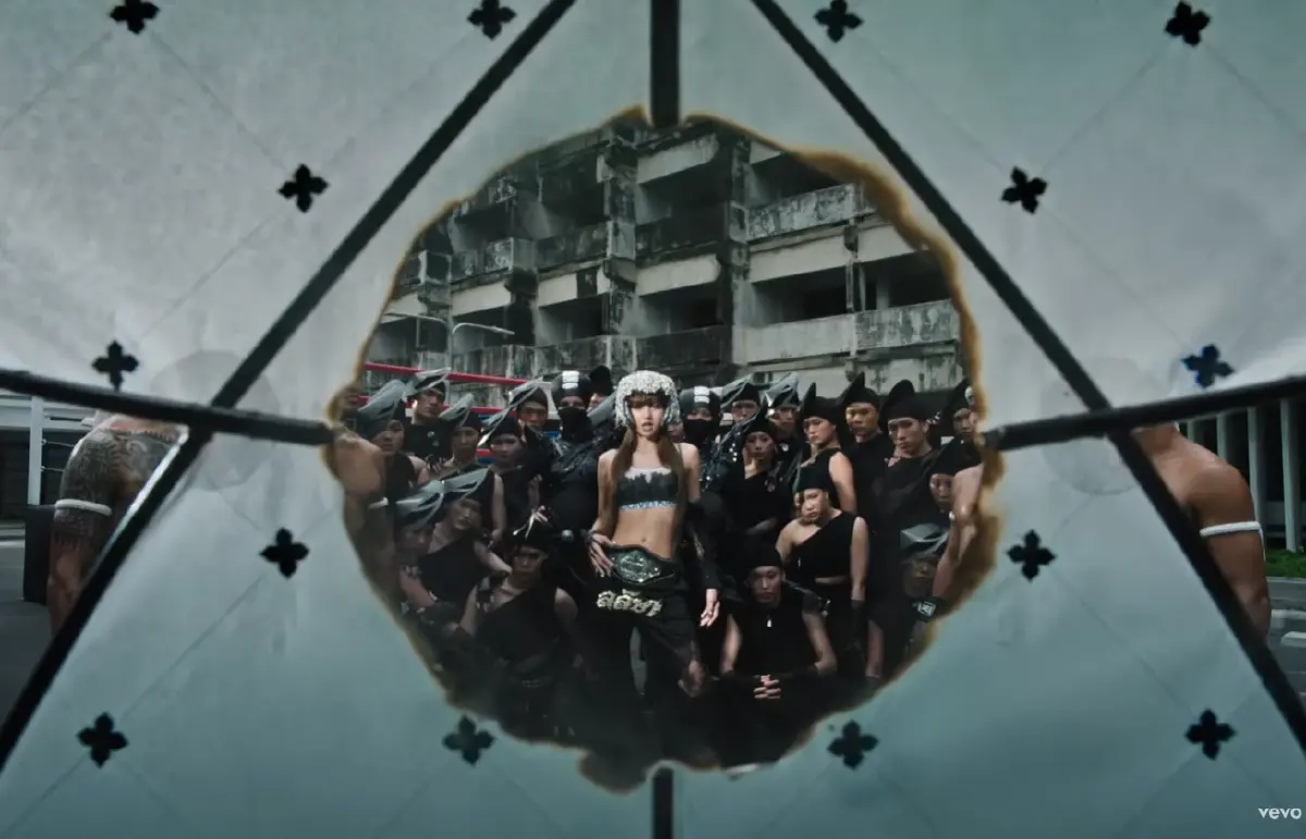 'ลิซ่า LISA' ปล่อย MV 'SaWaDiKa' ขน Soft Power ไทยกระแทกตาคนทั้งโลก