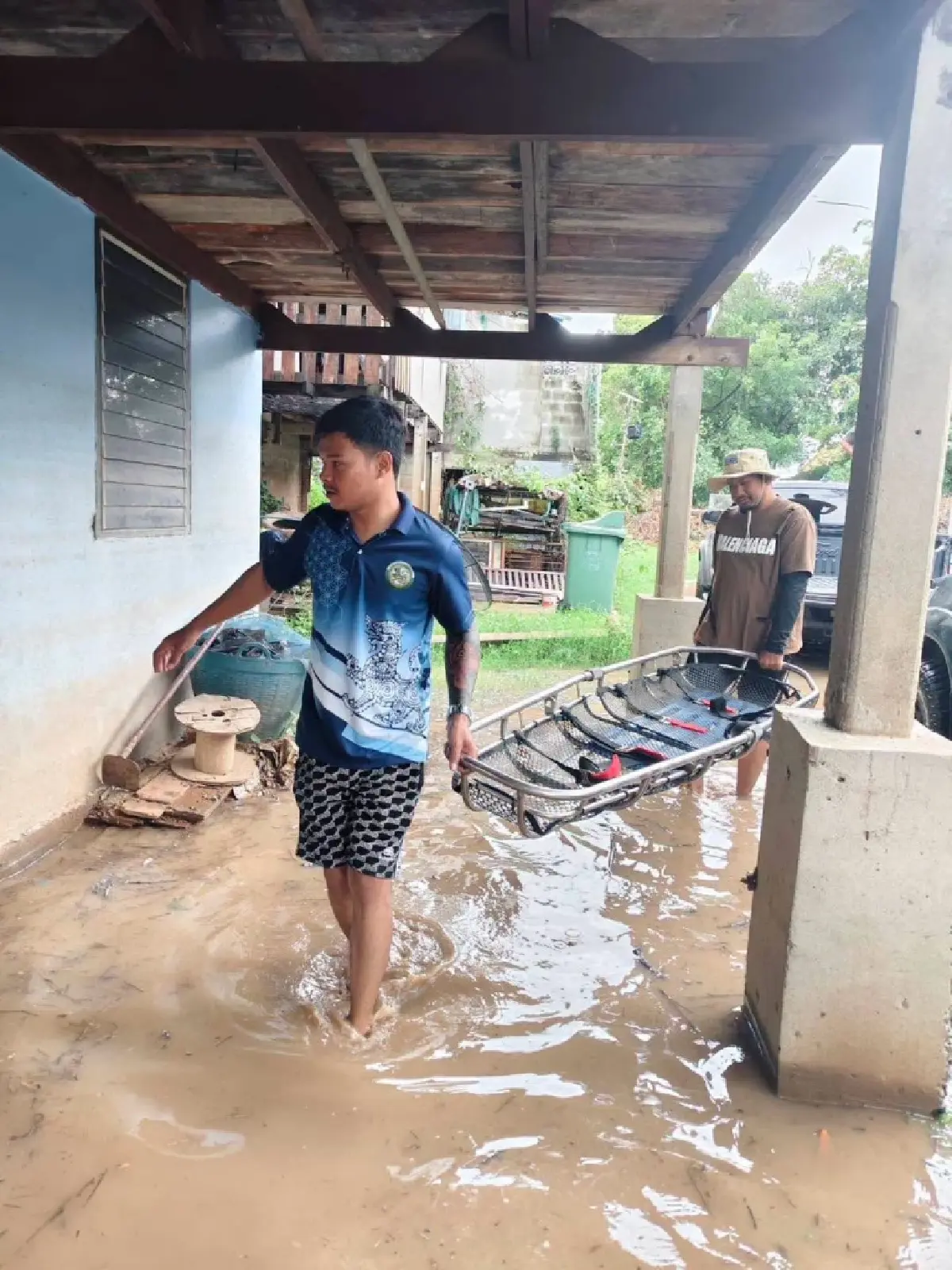 อยุธยาต้องรอด! 6 อำเภอจมหมื่นหลัง 'สส.ภูมิใจไทย' ลุยแจกโฟมสู้ภัย