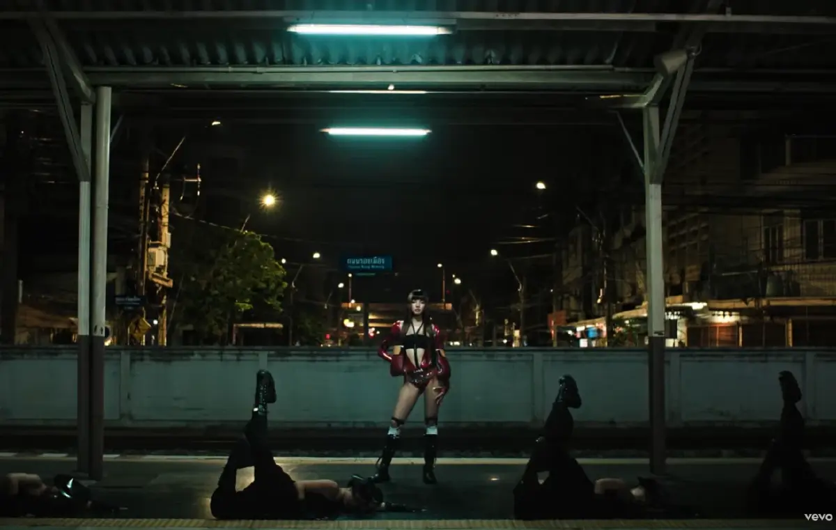 'ลิซ่า LISA' ปล่อย MV 'SaWaDiKa' ขน Soft Power ไทยกระแทกตาคนทั้งโลก
