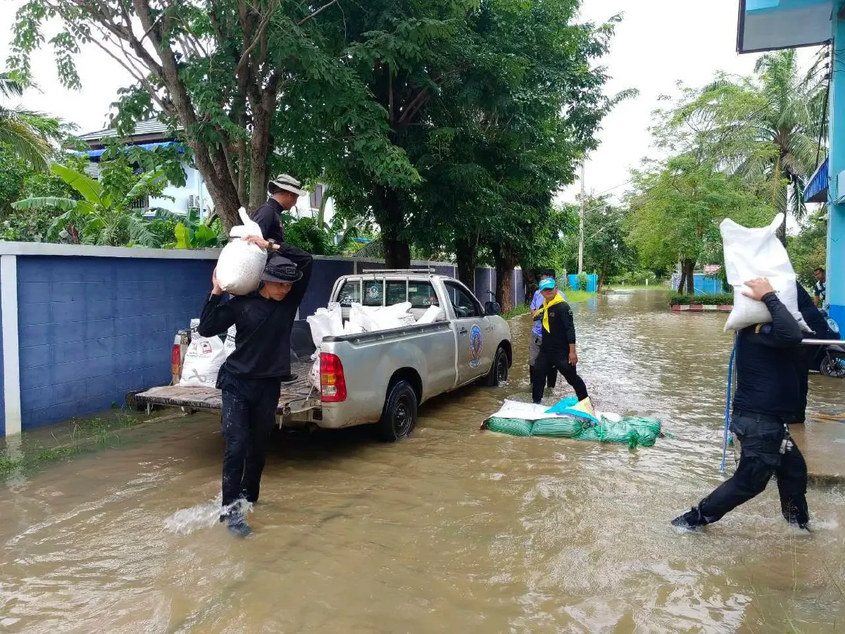 สระแก้วน้ำท่วม กกล.บูรพา ส่งทหารช่วยเหลือผู้ประสบอุทกภัย