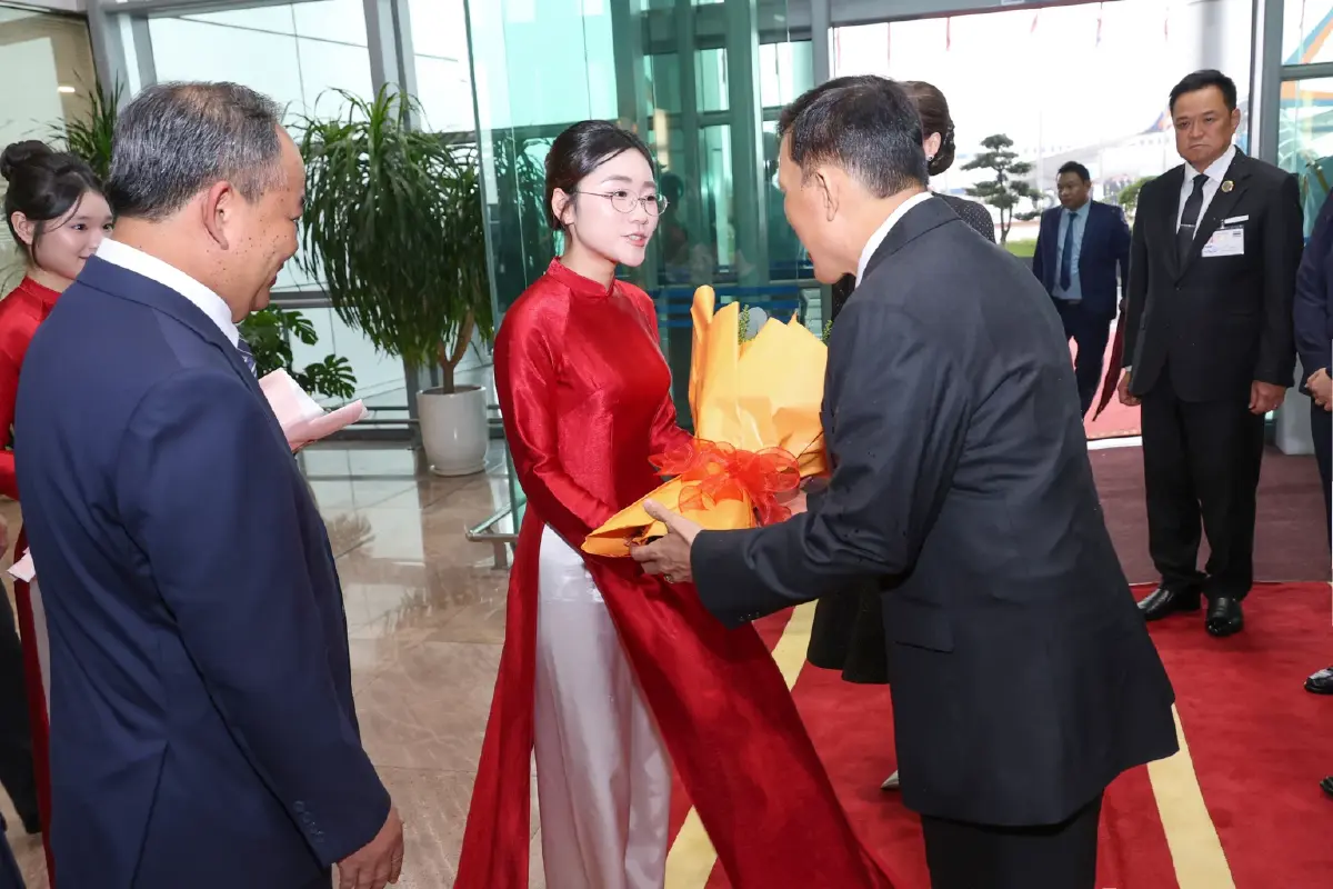 ในหลวง-พระราชินี เสด็จฯ เยือนสาธารณรัฐสังคมนิยมเวียดนาม อย่างเป็นทางการ