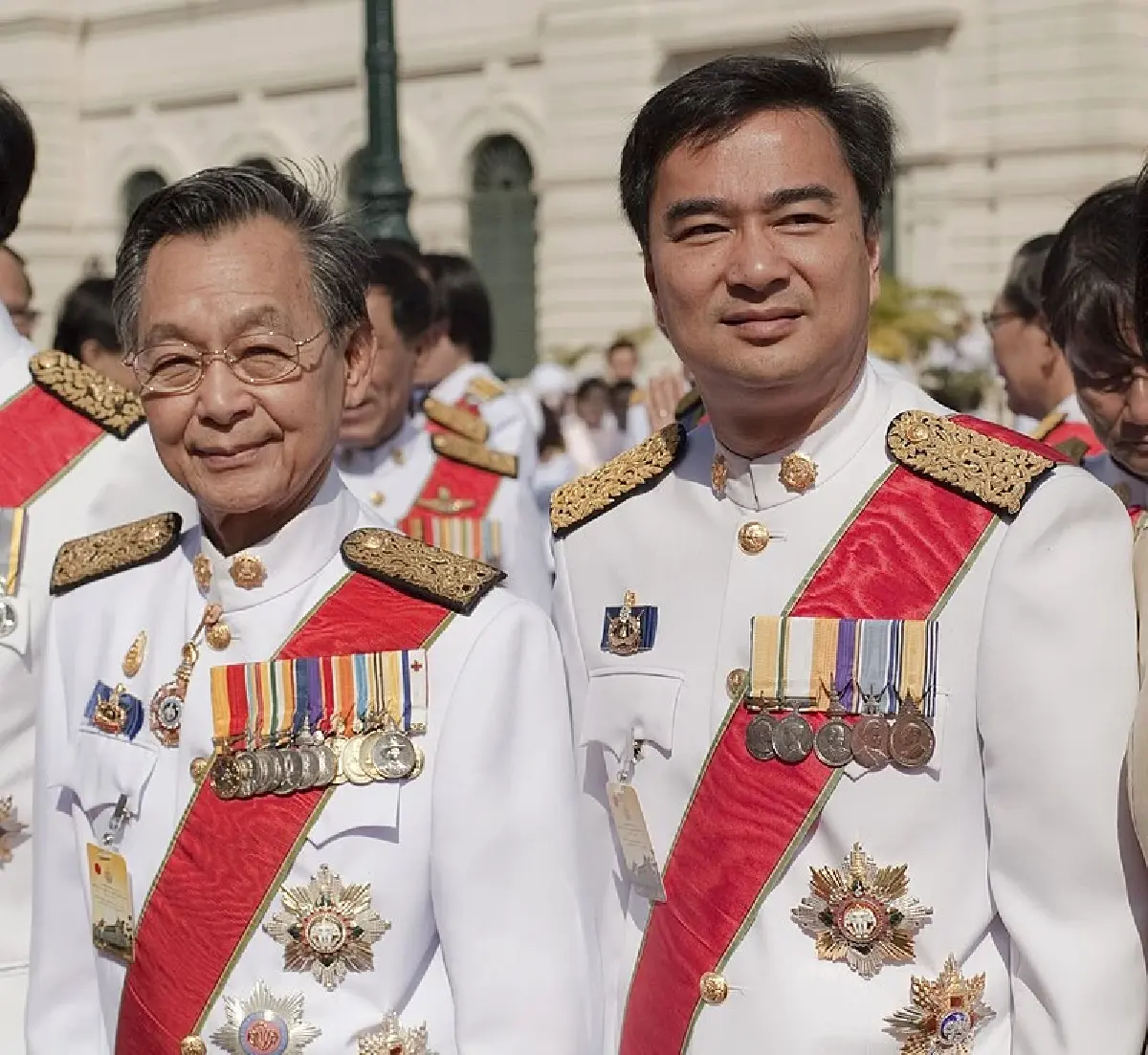 พรรคหัวขบวน‘อนุรักษ์’ อยู่รอด อภิสิทธิ์‘รัฐพันลึก’ ยุคฟ้าสู่น้ำเงิน
