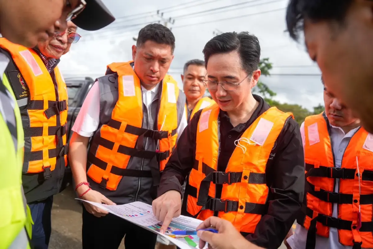 “ยศชนัน”  ส่ง “อาสาโดรนกู้ภัย” ช่วยผู้ประสบภัยน้ำท่วมในจุดที่เข้าไม่ถึง