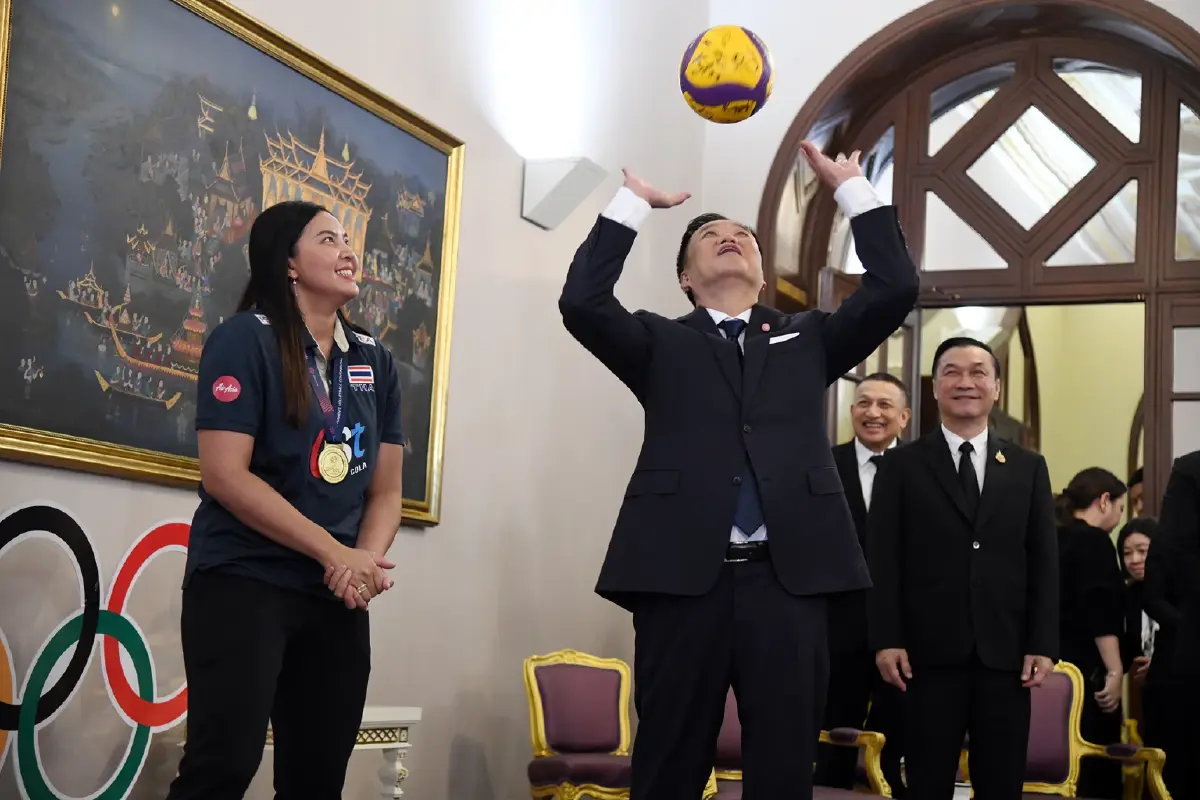 ‘อนุทิน’ ต้อนรับ ทีมวอลเลย์ฯหญิงไทย มอบเงิน14ล้าน โอนตรงเข้าบัญชีนักกีฬา