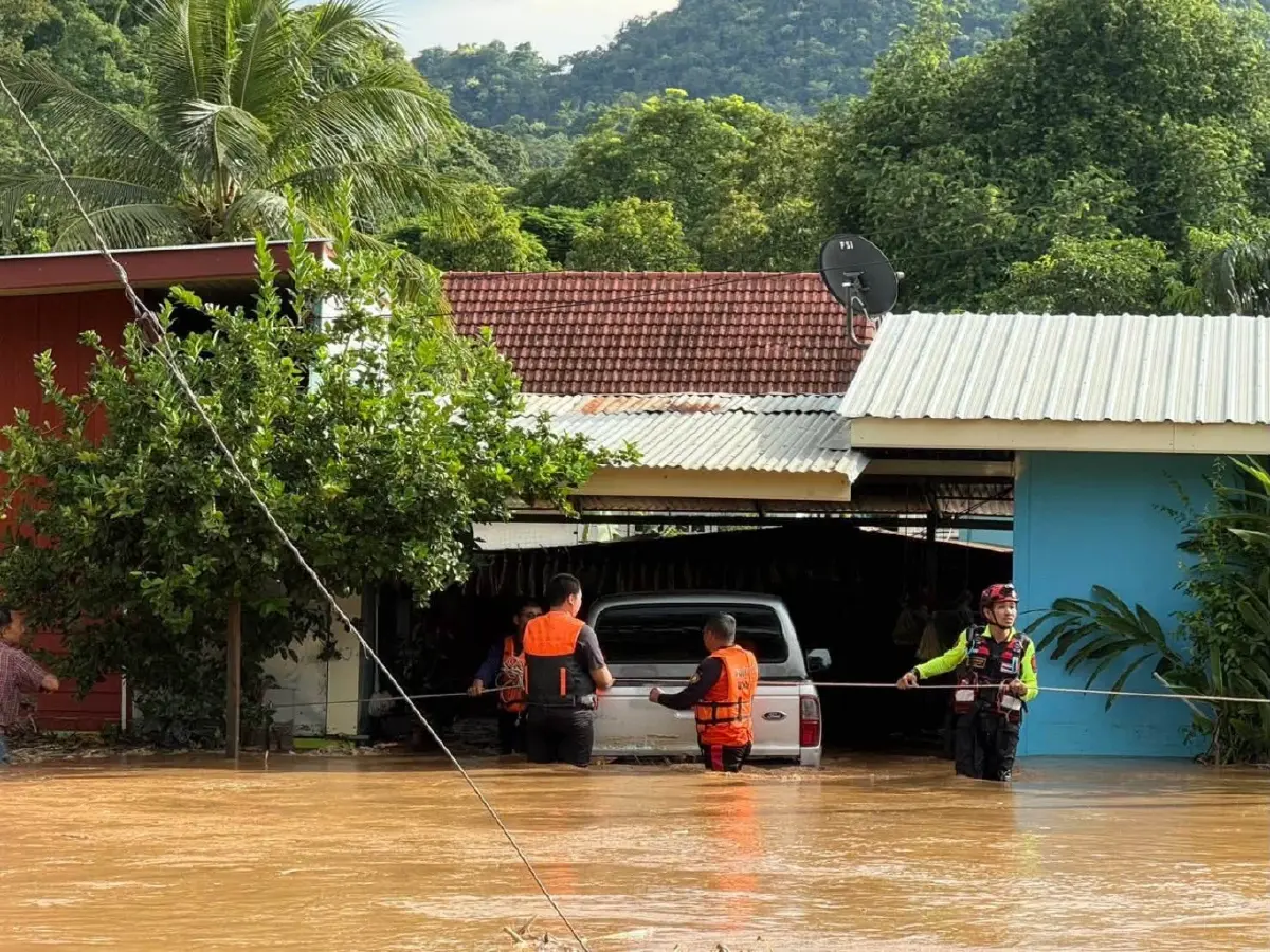 ฝนตกหนักมวกเหล็ก สระบุรี น้ำหลากท่วมบ้าน-ถนน กระทบกว่า 25 ครัวเรือน