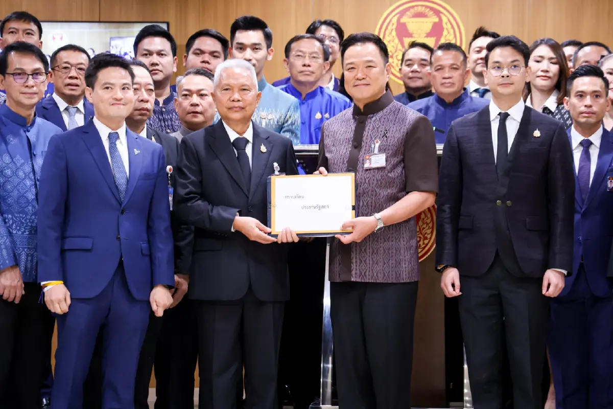 คิกออฟแก้ ‘รัฐธรรมนูญ’ โรดแมป ‘สีน้ำเงิน’ ลากยาวเกิน 4 ปี