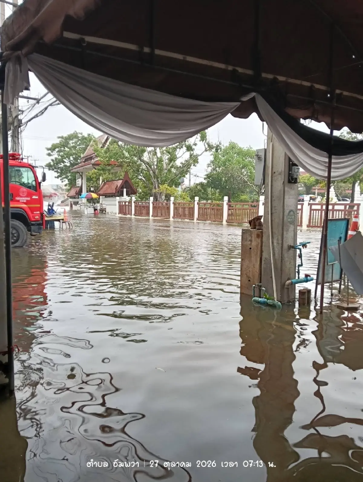 วิกฤติน้ำทะเลหนุนสูง จ่อแตะ 3.8 เมตร ถล่มสมุทรปราการ-แม่กลอง รถติดแล้ว
