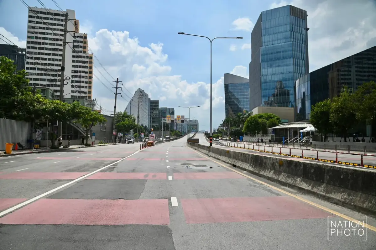 ปิดล็อกแยกพระราม 4 ตั้งตู้คอนเทนเนอร์คุมเข้ม รับประชุม IMF-World Bank 2026