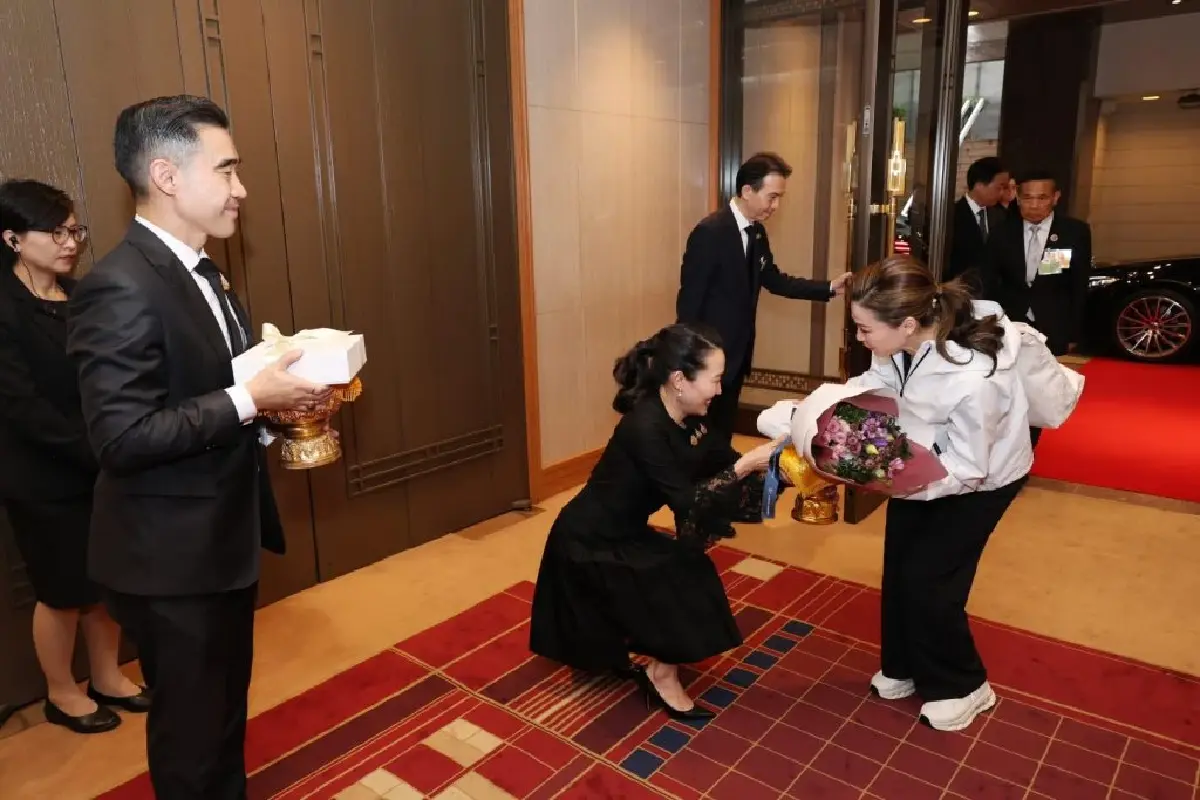 พระราชินี เข้าเฝ้าฯ สมเด็จพระจักรพรรดิ สมเด็จพระจักรพรรดินีแห่งญี่ปุ่น ณ พระราชวังอิมพีเรียล