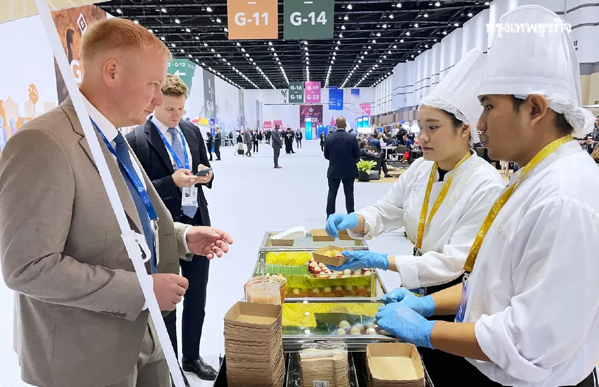 'ผลไม้รถเข็น' สตรีทฟู้ดไทย เสิร์ฟความสดชื่น ณ IMF-World Bank 2026